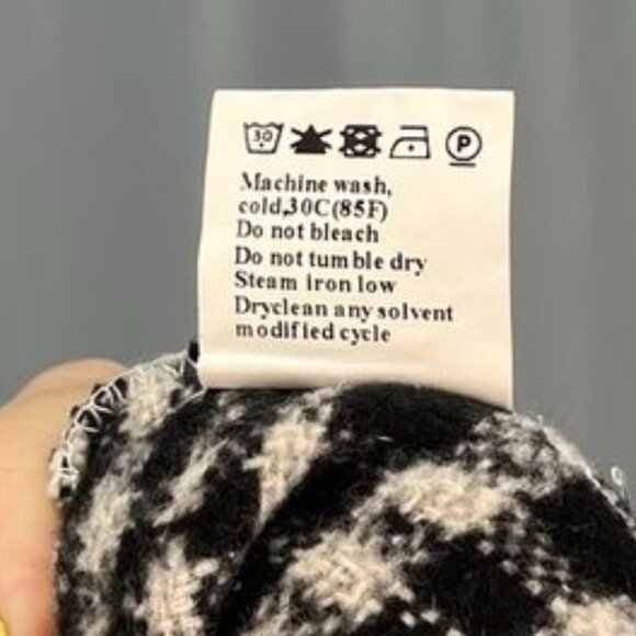 Black & White Plaid Sweater Jacket – Size M – Worn Once - Picture 8 of 8